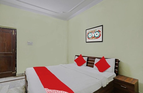 Gomti Nagar Hotel | OYO Flagship Sanskaar Home Stays