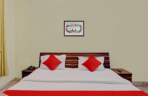 Gomti Nagar Hotel | OYO Flagship Sanskaar Home Stays