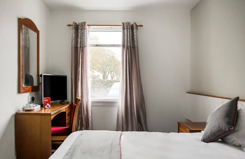 Ayr Hotel | OYO Glenpark Hotel, Ayr Central