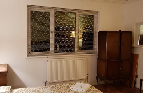 Oakleigh Hotel | Guest House Ellipse