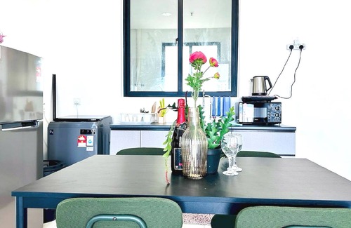 George Town Hotel | OYO Home 90948 Irishe Homestay Penang City Seaview