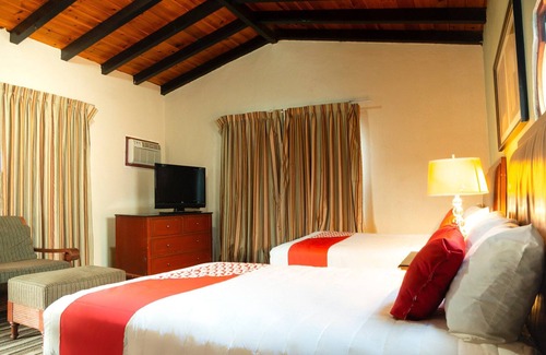 Predios Urbanos Hotel | OYO Hotel Hacienda Don Luis, Rosarito