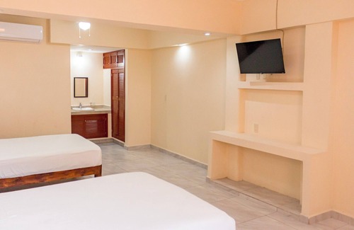 Centro Hotel | OYO Hotel La Playa