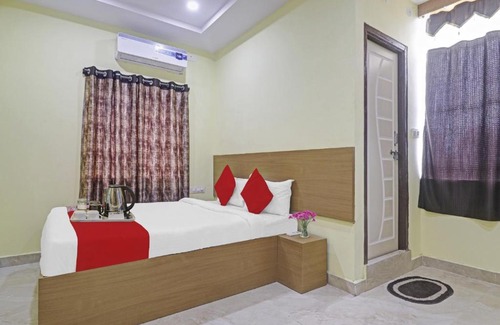 Hyderabad Hotel | OYO 89390 Hotel R Square