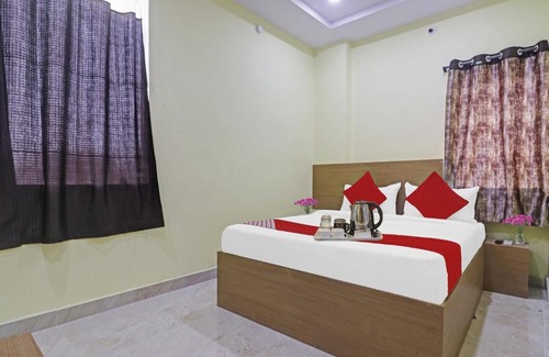 Hyderabad Hotel | OYO 89390 Hotel R Square