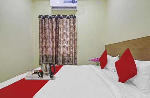 Hyderabad Hotel | OYO 89390 Hotel R Square
