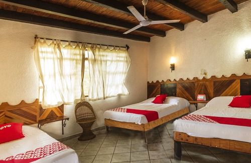 Barra de Navidad Hotel | OYO Hotel Sand’s