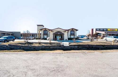 Tulsa Hotel | OYO Hotel Tulsa N Sheridan Rd & Airport