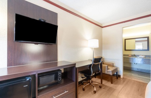 Tulsa Hotel | OYO Hotel Tulsa N Sheridan Rd & Airport