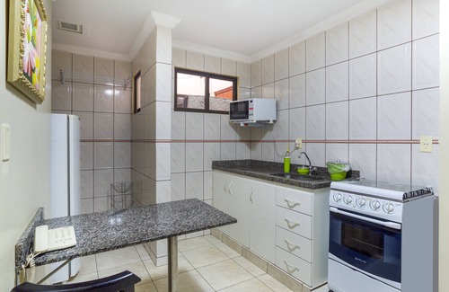 Anapolis Hotel | OYO Hotel Via Universitária, Maracanã