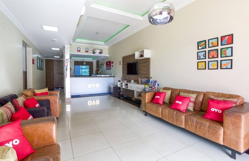 Anapolis Hotel | OYO Hotel Via Universitária, Maracanã
