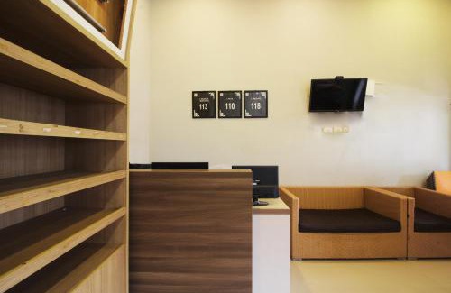 Rajabasa Hotel | OYO Life 2273 Pratama Homestay