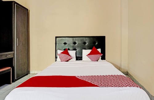 Palembang Hotel | OYO Life 91873 Nugraha Kost