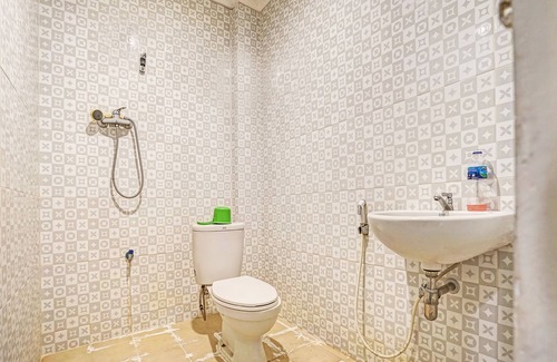 Palembang Hotel | OYO Life 91873 Nugraha Kost
