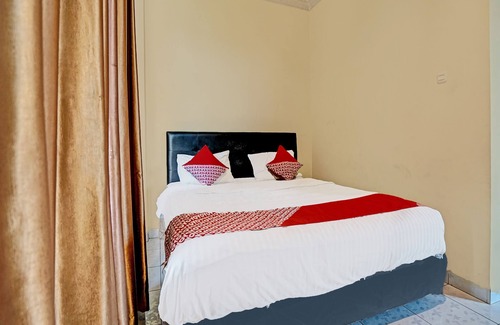 Palembang Hotel | OYO Life 91873 Nugraha Kost