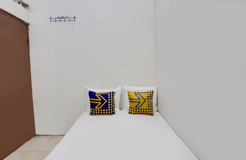 Waru Hotel | OYO Life 91893 Kost Jeje Syariah