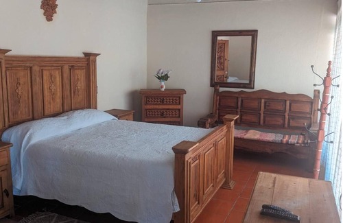Tzintzuntzan Hotel | OYO Los Alcatraces