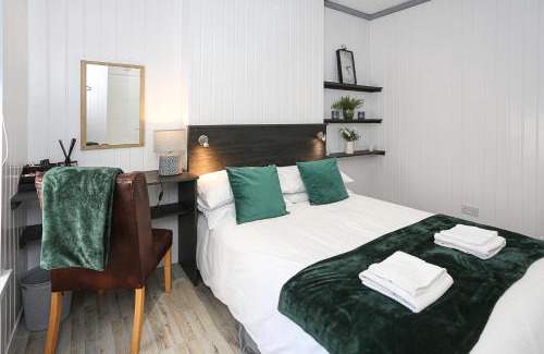 Belfast City Centre Hotel | OYO Queens Quarter