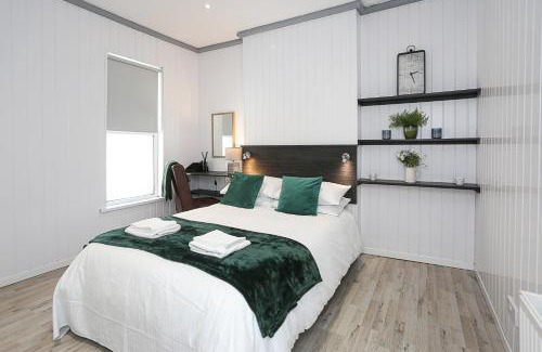 Belfast City Centre Hotel | OYO Queens Quarter