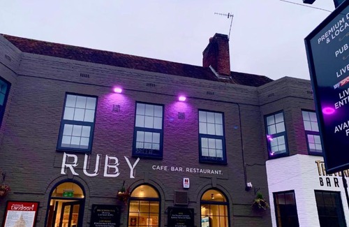 Brighton Hotel | OYO Ruby Pub & Hotel
