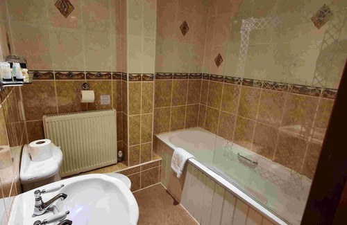 West Camel Hotel | OYO The Walnut Tree