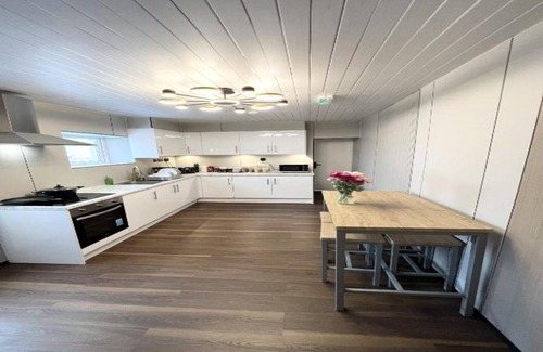 Pembroke Dock Apartamento | OYO Welsh Accomodation Standard Double Studio