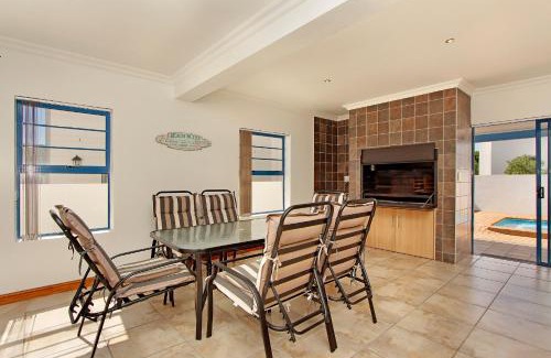 Calypso Beach Casa | Oyster Retreat by Host Agents