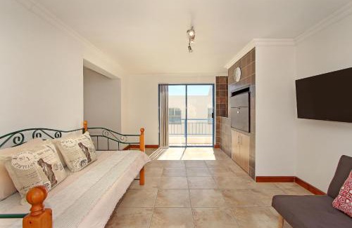 Calypso Beach Casa | Oyster Retreat by Host Agents