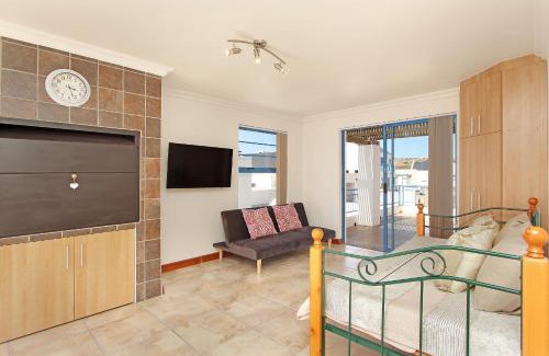 Calypso Beach Casa | Oyster Retreat by Host Agents