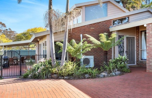 Merimbula Casa | Oyster View: refugio familiar perfecto con piscina privada