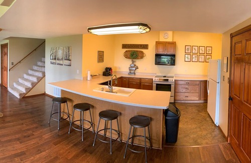 Reeds Spring Cama Y Desayuno | Ozark Family Retreat and Tree-house