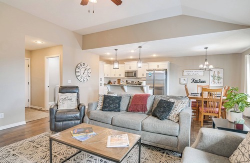 Ozark Casa | Ozark Home: Pool Access, Deck & Fenced Yard