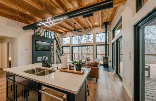 Rogers Casa | Ozark Modern Retreat
