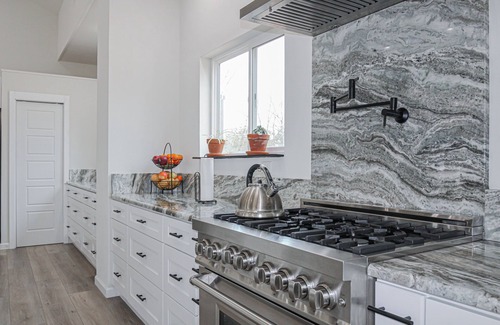 Bruno Casa | Ozark Mountains Tucker Hollow Retreat!