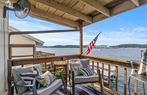 Lake Ozark Casa | Ozark Upper Deck Top Floor Waterfront Condo