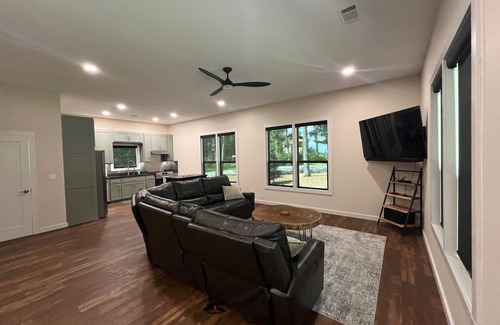 Jasper Casa | Ozark Vista Retreat - A one bedroom, pet friendly space with a fantastic view!