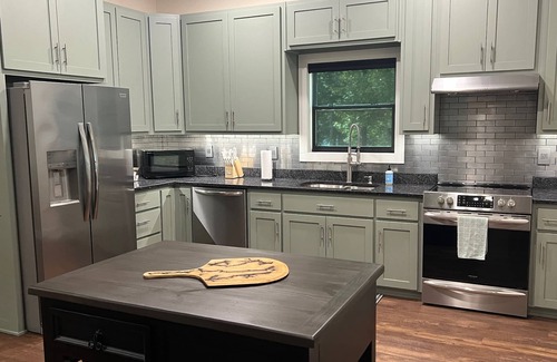 Jasper Casa | Ozark Vista Retreat - A one bedroom, pet friendly space with a fantastic view!
