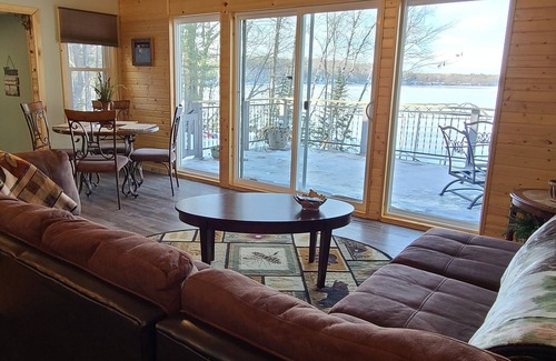 Birchwood Casa | Cómodo, acogedor y enclavado en los árboles en el lago Chetac