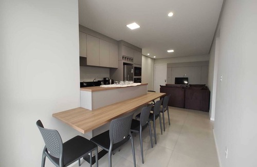 Meia Praia Apartamento | Pé na Areia - 50m Praia - 11 km Beto Carrero