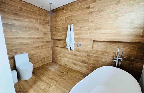 Guarutuba Casa | Pé Na Areia, 6 Quartos, Casa Azul