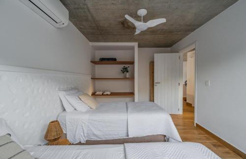 Guarutuba Casa | Pé Na Areia, 6 Quartos, Casa Azul