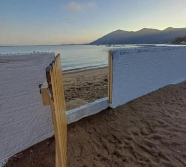 Caiacanga Casa | Pé na areia, casa na praia de frente para o mar