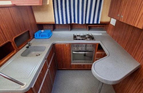 Chenille-Change Alquiler De Eote | Péniche vintage à quai pour 7 pers avec espace extérieur privé à Chenillé-Changé - API-1-46-22