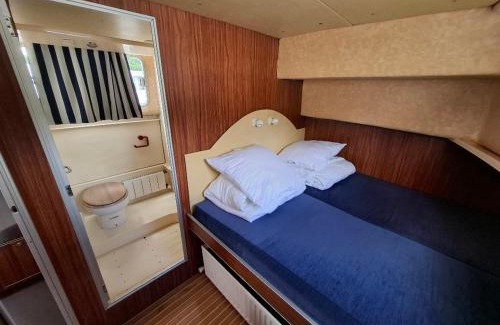 Chenille-Change Alquiler De Eote | Péniche vintage à quai pour 7 pers avec espace extérieur privé à Chenillé-Changé - API-1-46-22