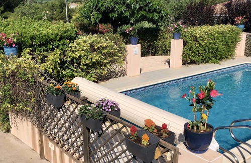 Pezenas Villa | Villa Pézenas. Aire acondicionado en las habitaciones, piscina privada de agua salada, fácil paseo a la ciudad.