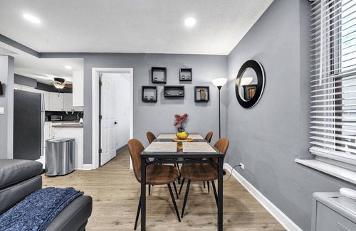 SoNo Apartamento | P/8G Remodel 2BR/2BA downtown ATL- Parking & Balcony