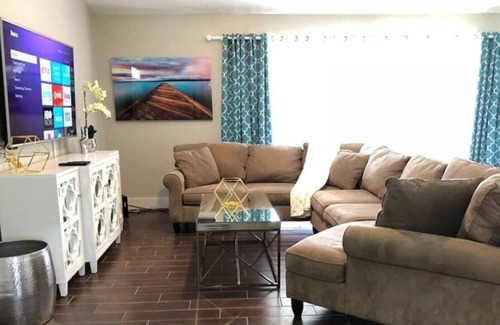 Florida Central Atlantic Coast Villa | P · (P) NEW! Luxury, Pool house. Sleep 10+