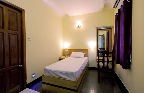 Kalapettai Hotel | P R Pride Inn