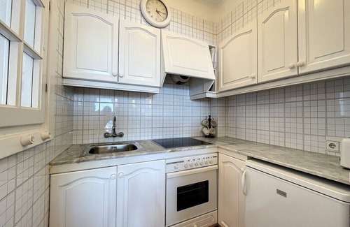 Platges de Fornells Apartamento | P98 - Bonito apartamento sobre el mar