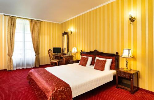 Wloclawek Hotel | Pałac Bursztynowy